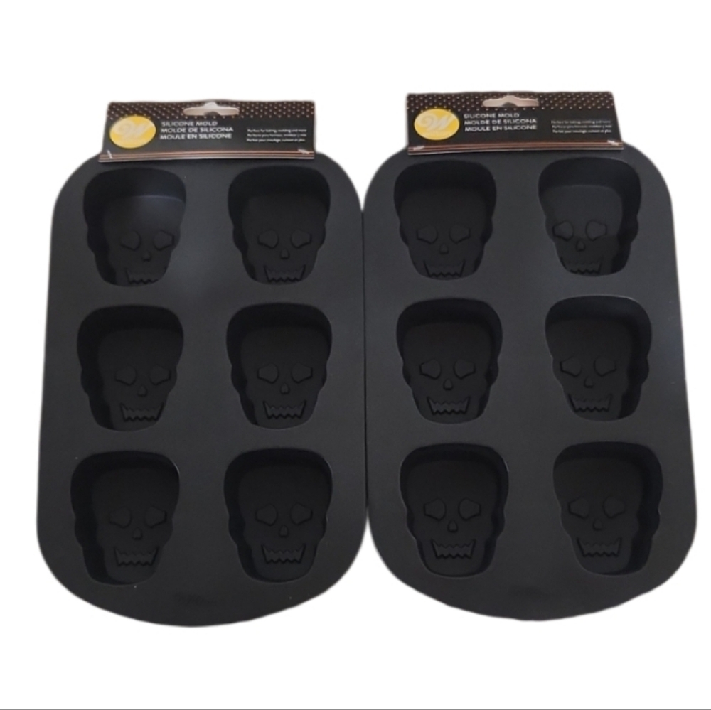 Wilton Halloween Skull Non-Stick Silicone Mold 6-Cavity X2